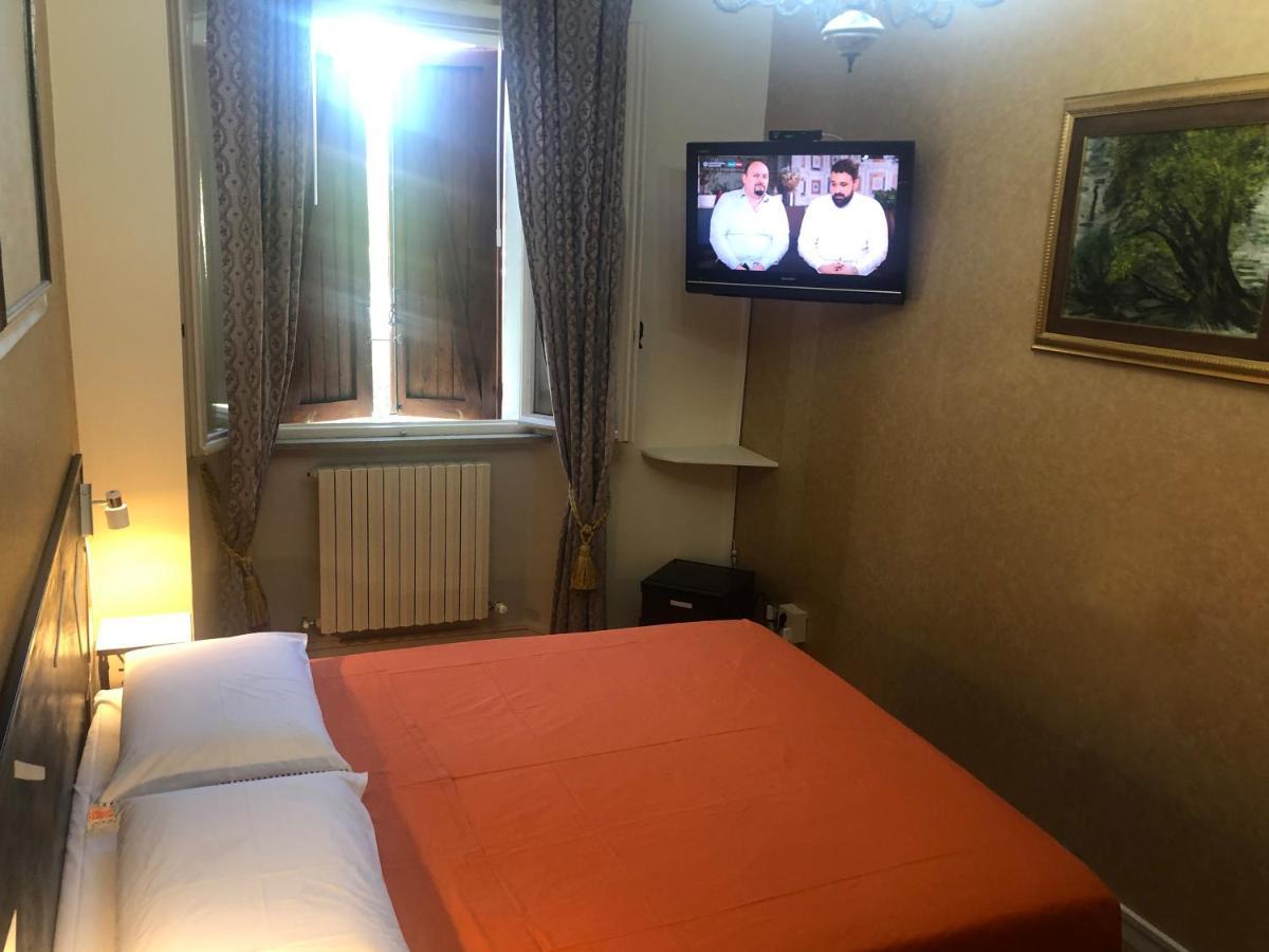 La Finestra Sul Fiume Bed & Breakfast Фосомброне Екстериор снимка