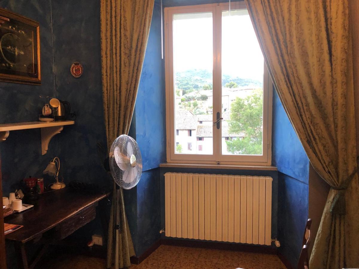 La Finestra Sul Fiume Bed & Breakfast Фосомброне Екстериор снимка