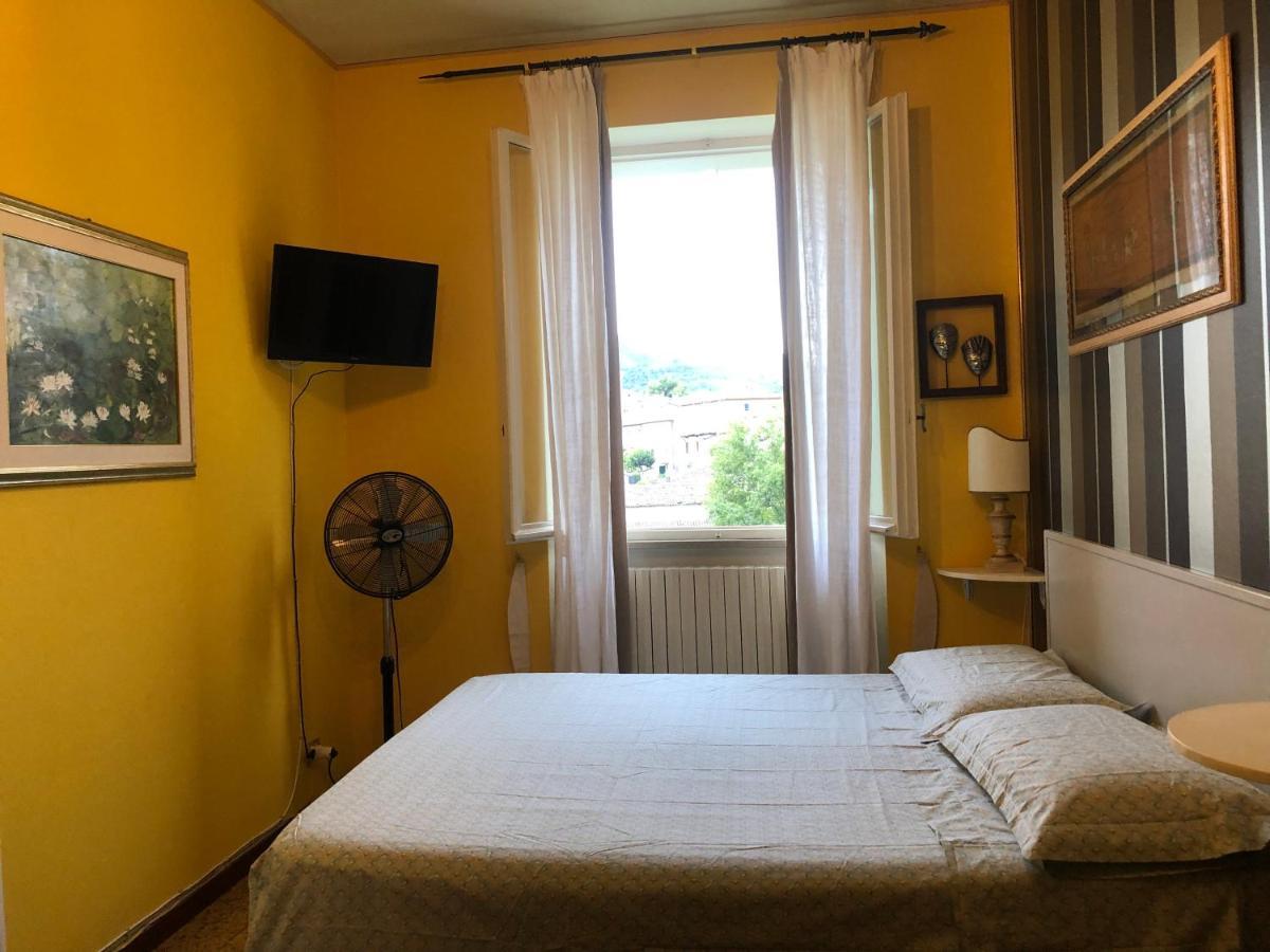 La Finestra Sul Fiume Bed & Breakfast Фосомброне Екстериор снимка