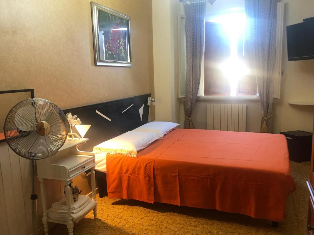 La Finestra Sul Fiume Bed & Breakfast Фосомброне Екстериор снимка